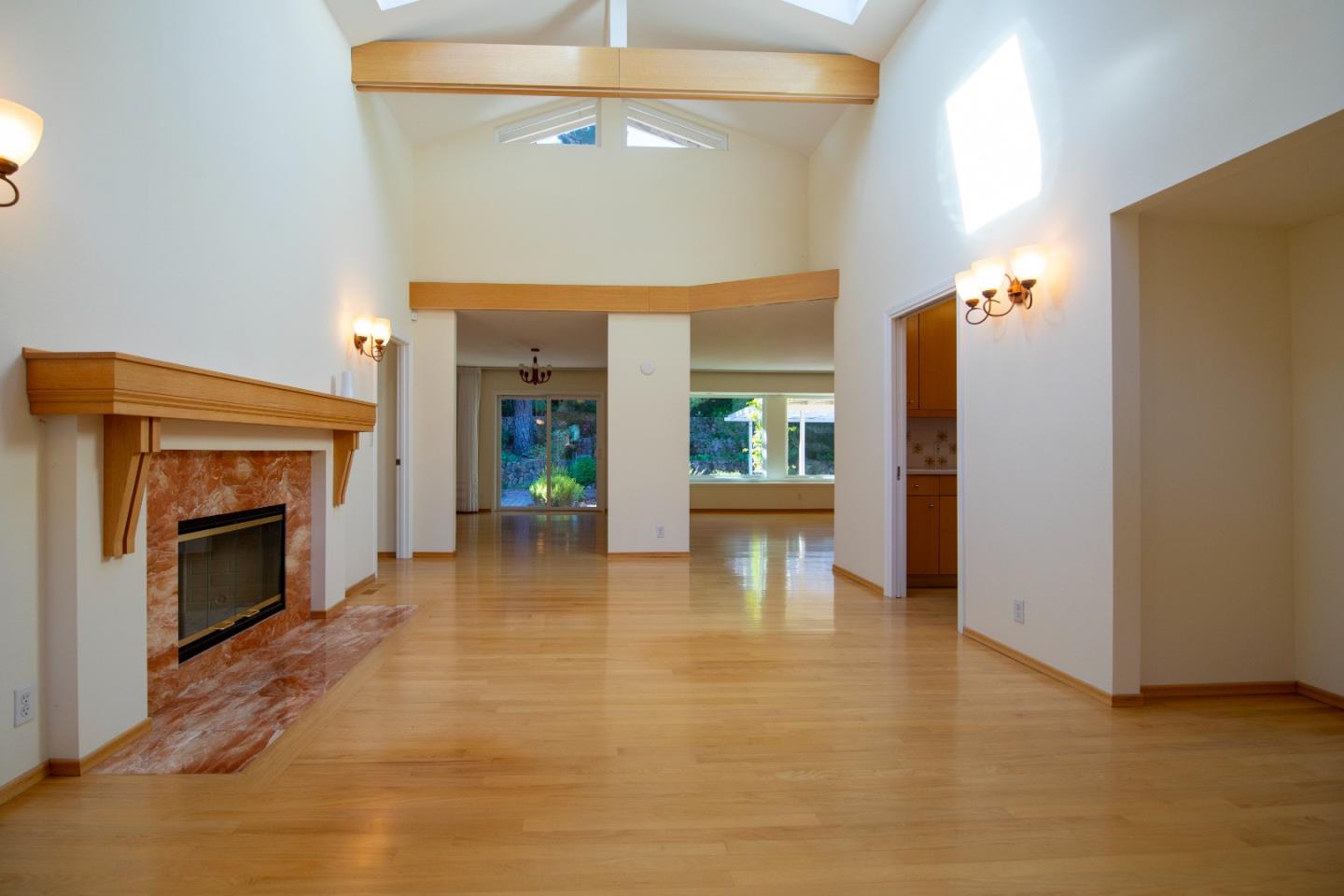 Detail Gallery Image 11 of 31 For 908 Glennan Dr, Redwood City,  CA 94061 - 3 Beds | 2/1 Baths