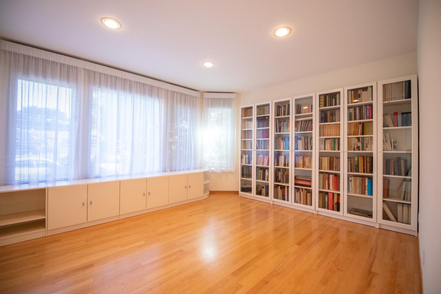 Detail Gallery Image 13 of 31 For 908 Glennan Dr, Redwood City,  CA 94061 - 3 Beds | 2/1 Baths