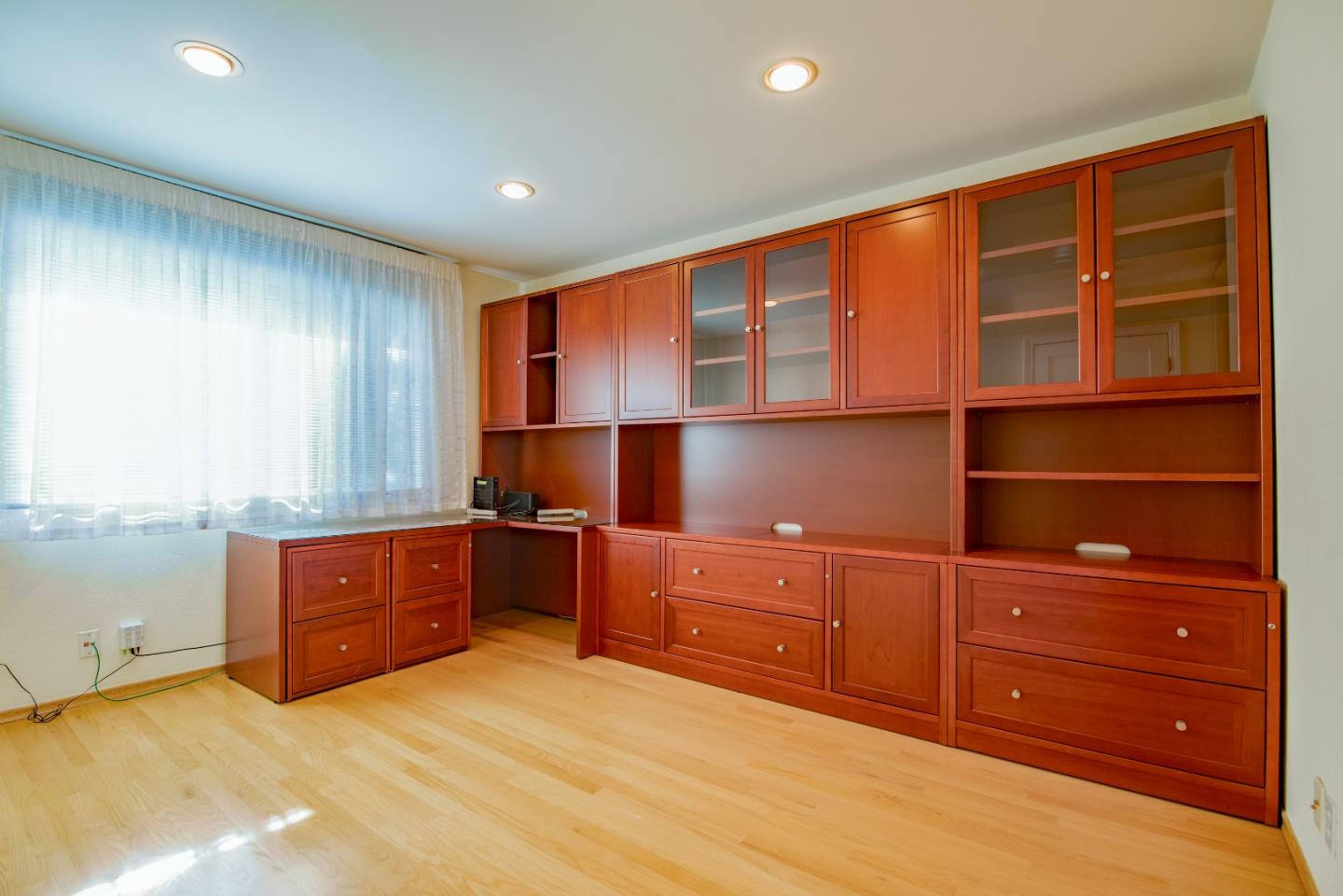 Detail Gallery Image 20 of 31 For 908 Glennan Dr, Redwood City,  CA 94061 - 3 Beds | 2/1 Baths