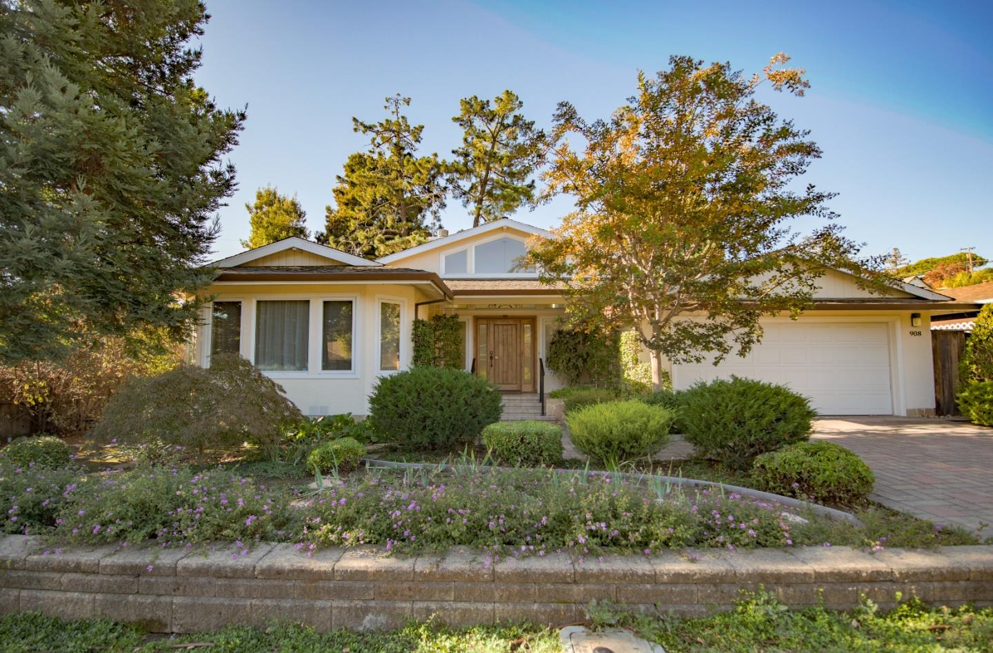 Detail Gallery Image 23 of 31 For 908 Glennan Dr, Redwood City,  CA 94061 - 3 Beds | 2/1 Baths