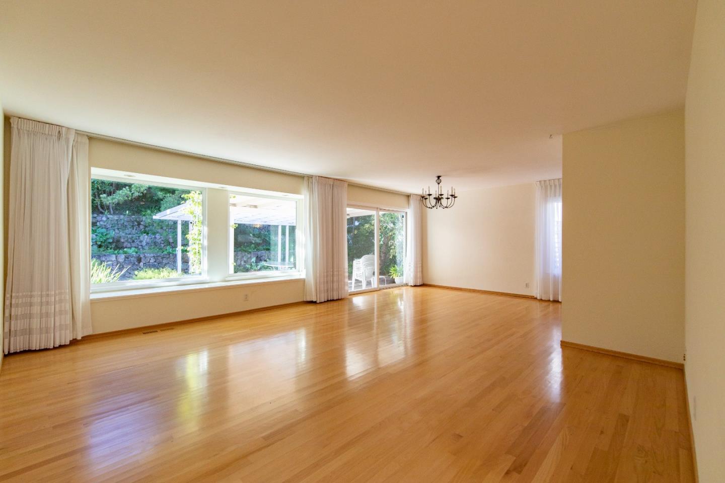 Detail Gallery Image 27 of 31 For 908 Glennan Dr, Redwood City,  CA 94061 - 3 Beds | 2/1 Baths