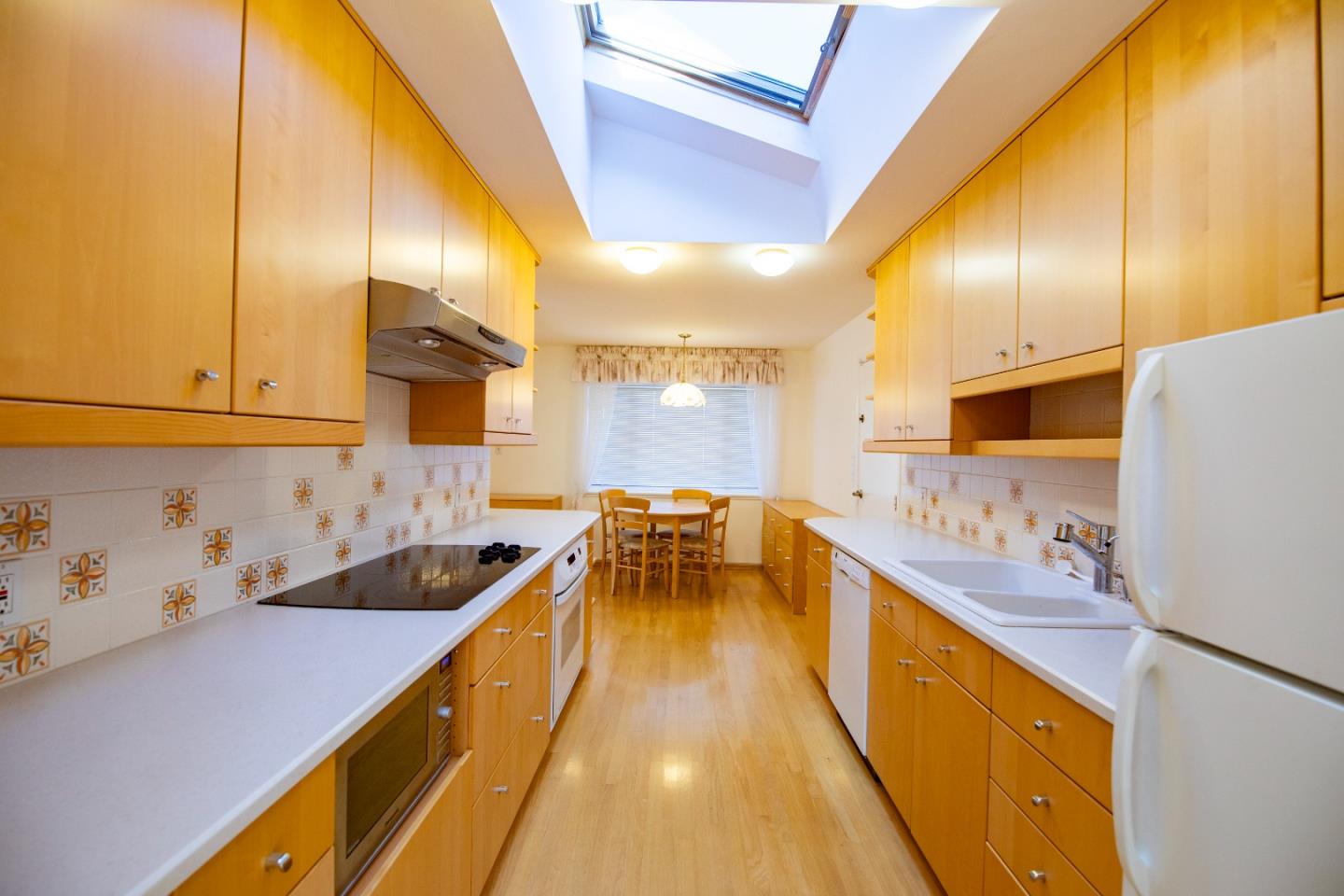 Detail Gallery Image 5 of 31 For 908 Glennan Dr, Redwood City,  CA 94061 - 3 Beds | 2/1 Baths