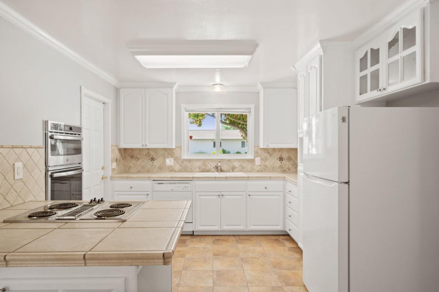 Detail Gallery Image 10 of 29 For 96 Lavonne Dr, Campbell,  CA 95008 - 4 Beds | 2 Baths
