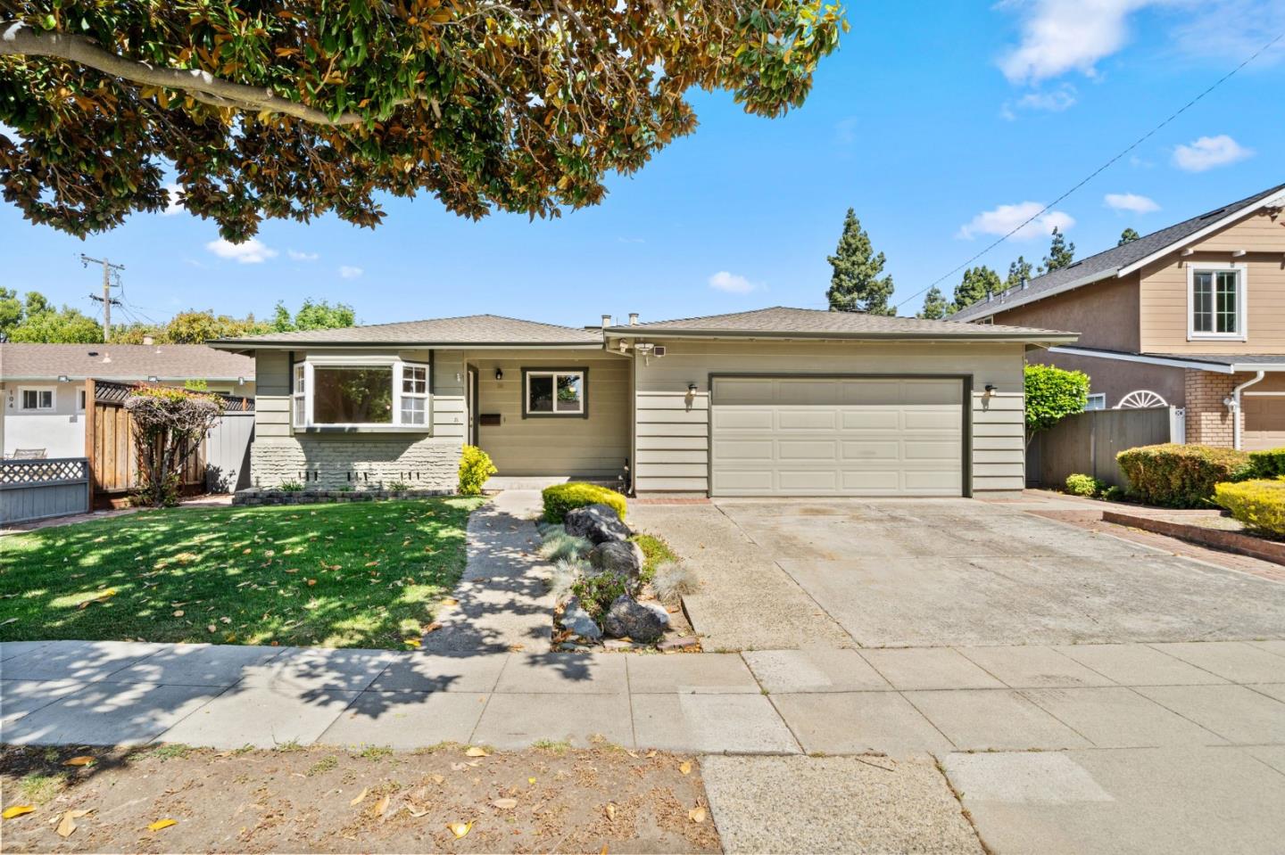 Detail Gallery Image 2 of 29 For 96 Lavonne Dr, Campbell,  CA 95008 - 4 Beds | 2 Baths