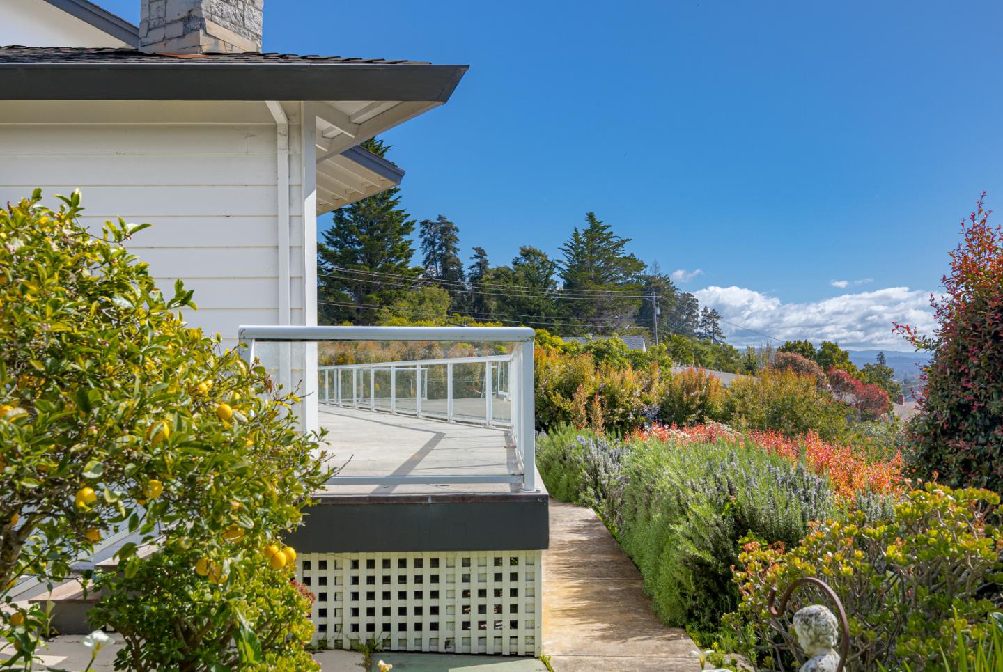 Detail Gallery Image 13 of 25 For 627 High St, Santa Cruz,  CA 95060 - 3 Beds | 3/1 Baths