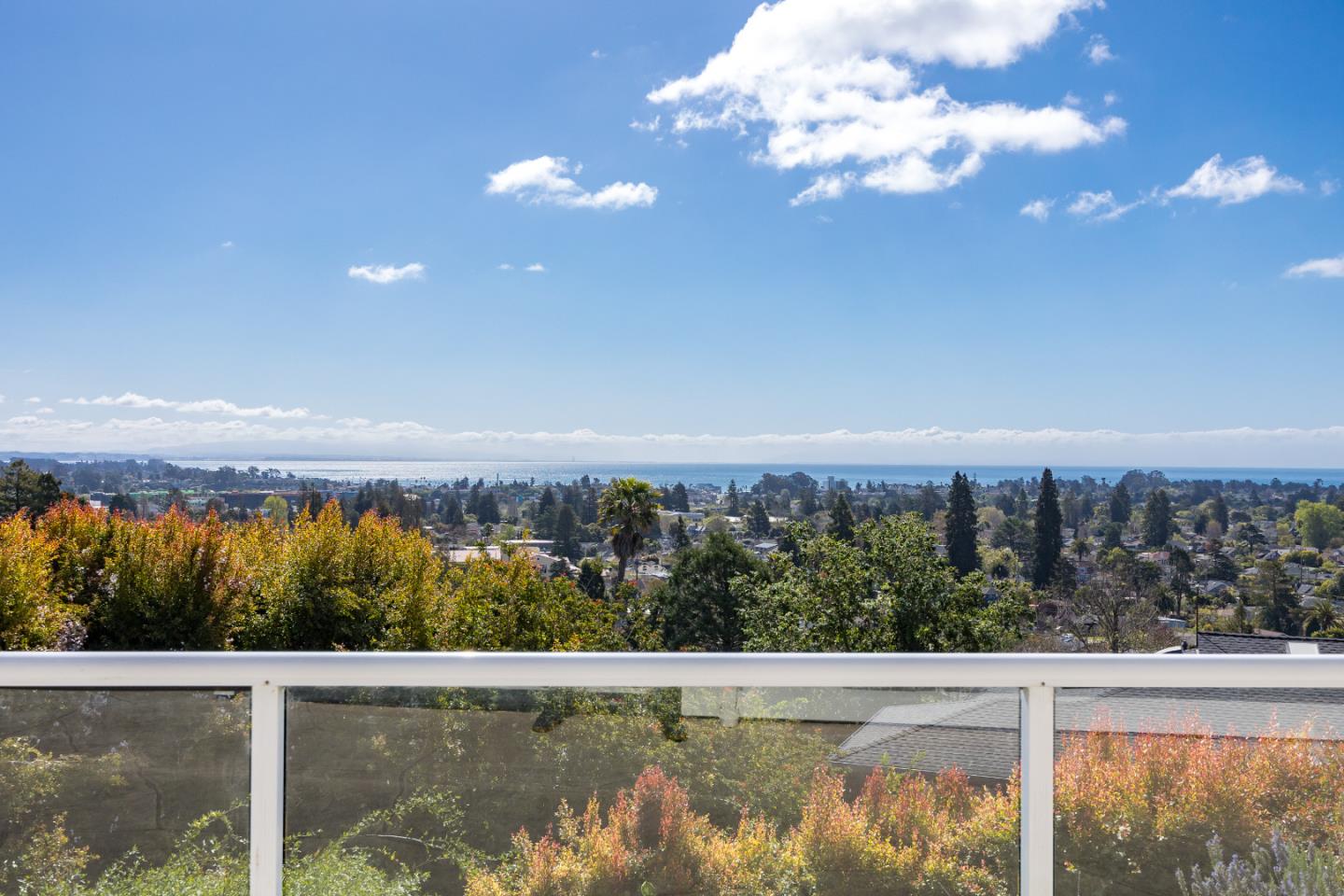 Detail Gallery Image 16 of 25 For 627 High St, Santa Cruz,  CA 95060 - 3 Beds | 3/1 Baths