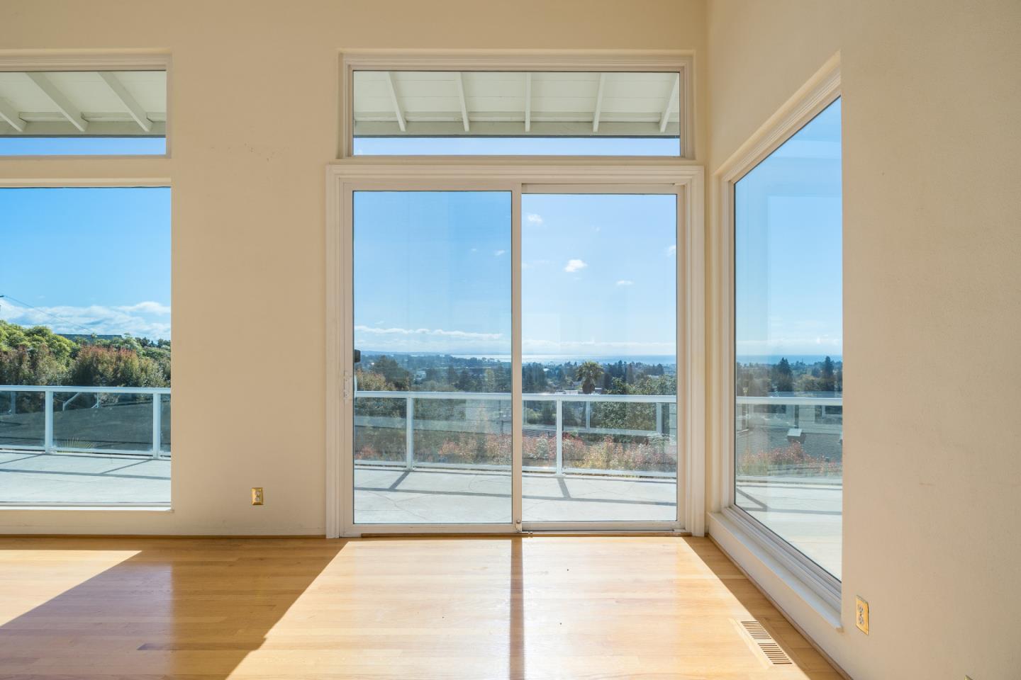 Detail Gallery Image 7 of 25 For 627 High St, Santa Cruz,  CA 95060 - 3 Beds | 3/1 Baths