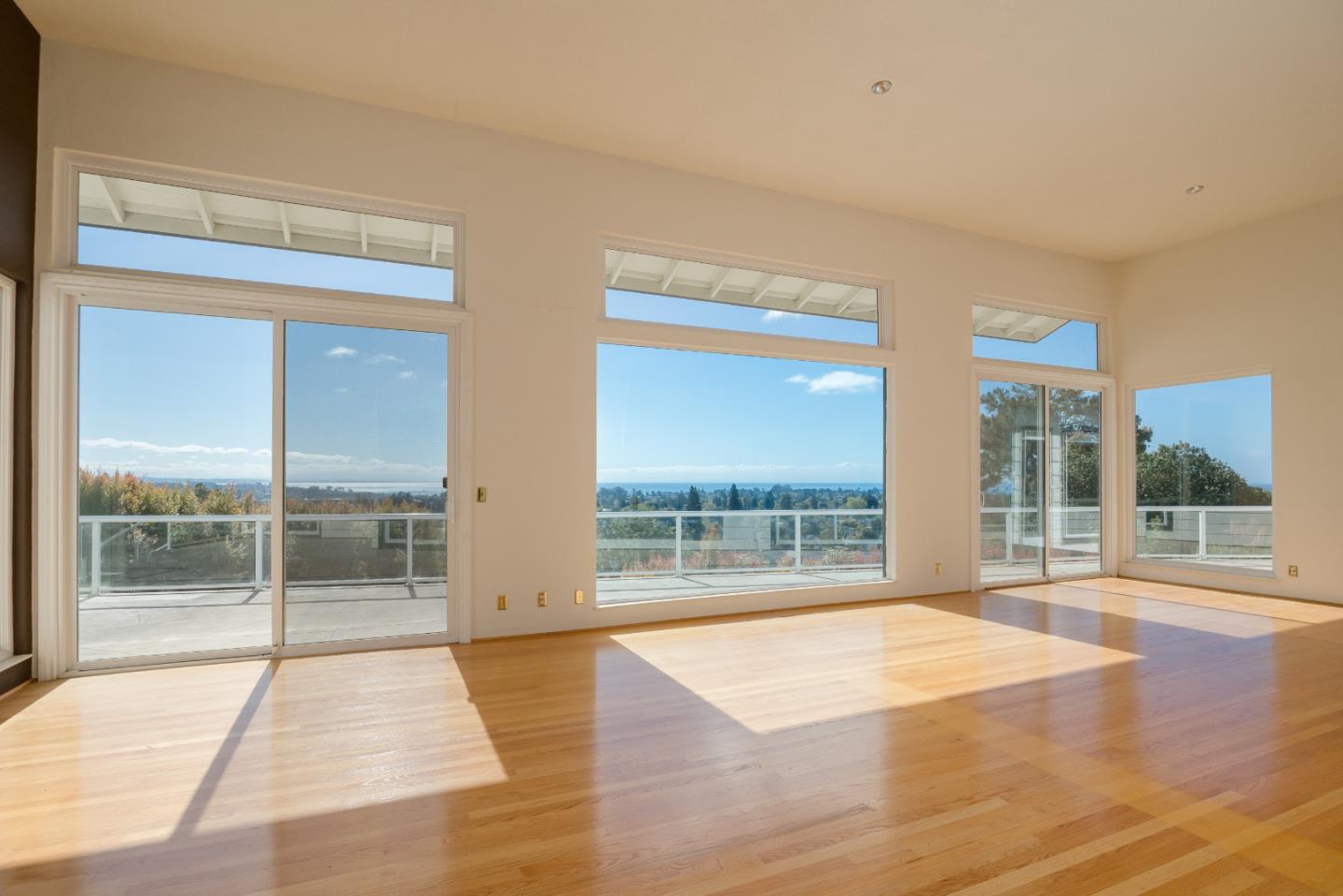 Detail Gallery Image 8 of 25 For 627 High St, Santa Cruz,  CA 95060 - 3 Beds | 3/1 Baths