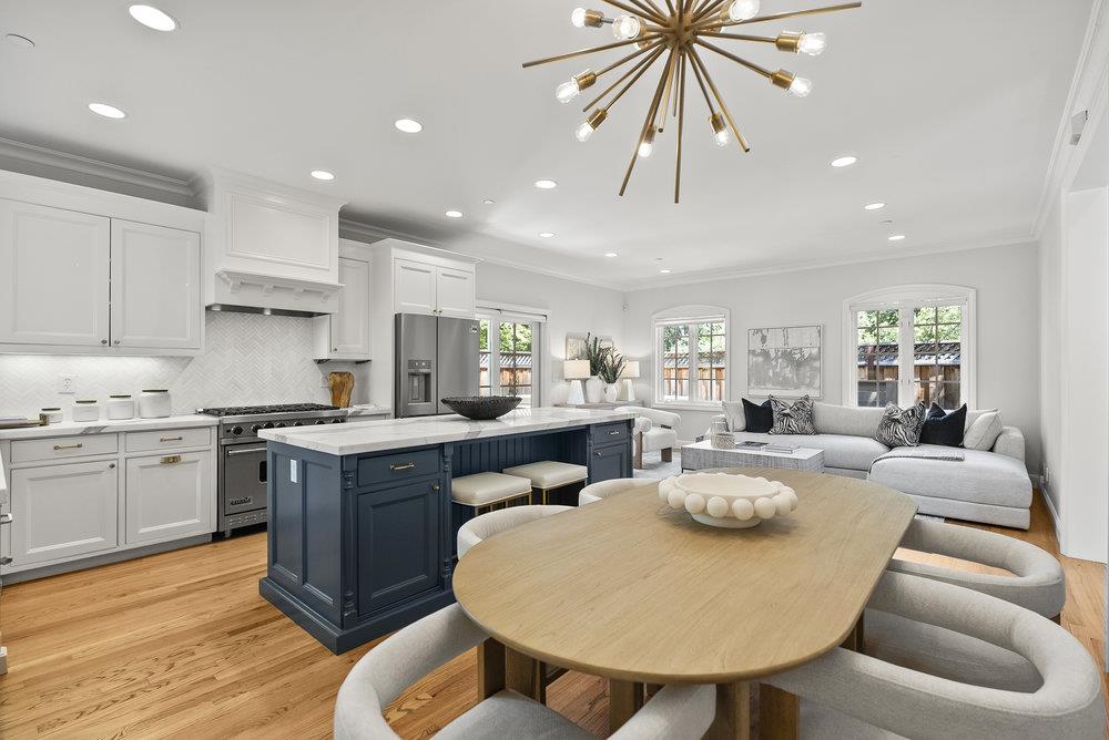Detail Gallery Image 13 of 55 For 2 Perry Ave, Menlo Park,  CA 94025 - 3 Beds | 2/1 Baths