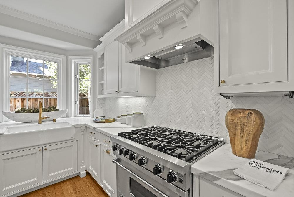 Detail Gallery Image 18 of 55 For 2 Perry Ave, Menlo Park,  CA 94025 - 3 Beds | 2/1 Baths