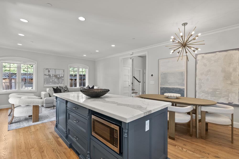 Detail Gallery Image 19 of 55 For 2 Perry Ave, Menlo Park,  CA 94025 - 3 Beds | 2/1 Baths