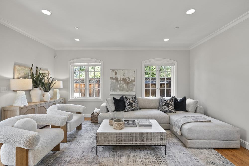 Detail Gallery Image 21 of 55 For 2 Perry Ave, Menlo Park,  CA 94025 - 3 Beds | 2/1 Baths