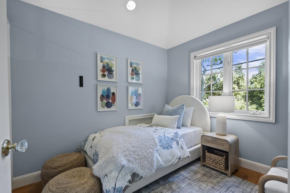Detail Gallery Image 37 of 55 For 2 Perry Ave, Menlo Park,  CA 94025 - 3 Beds | 2/1 Baths