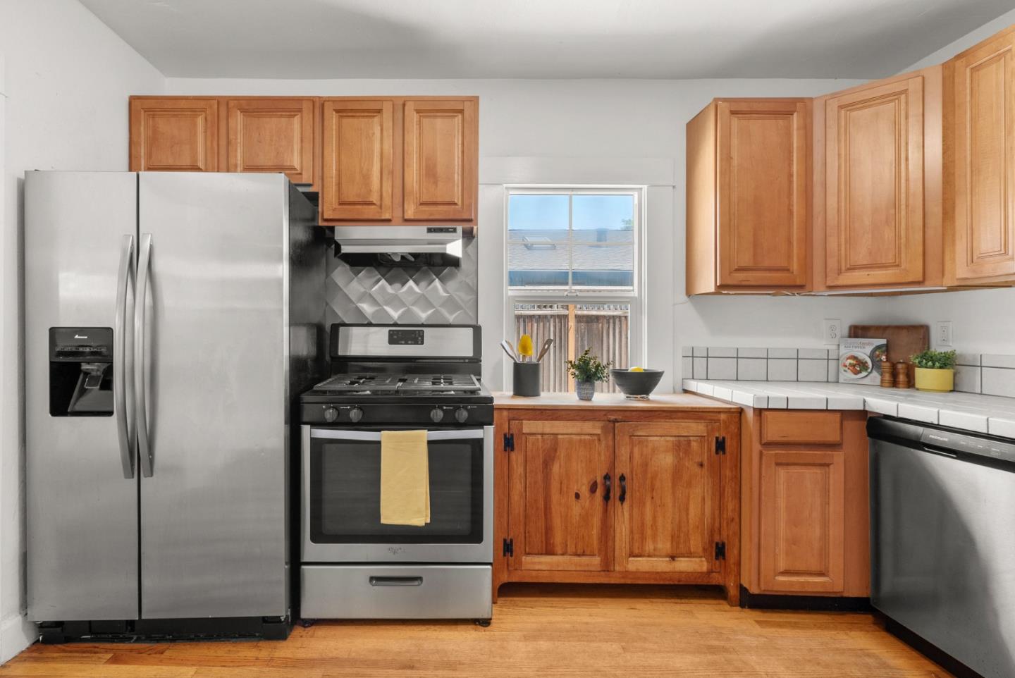 Detail Gallery Image 12 of 31 For 130 Parnell St, Santa Cruz,  CA 95062 - 2 Beds | 2 Baths