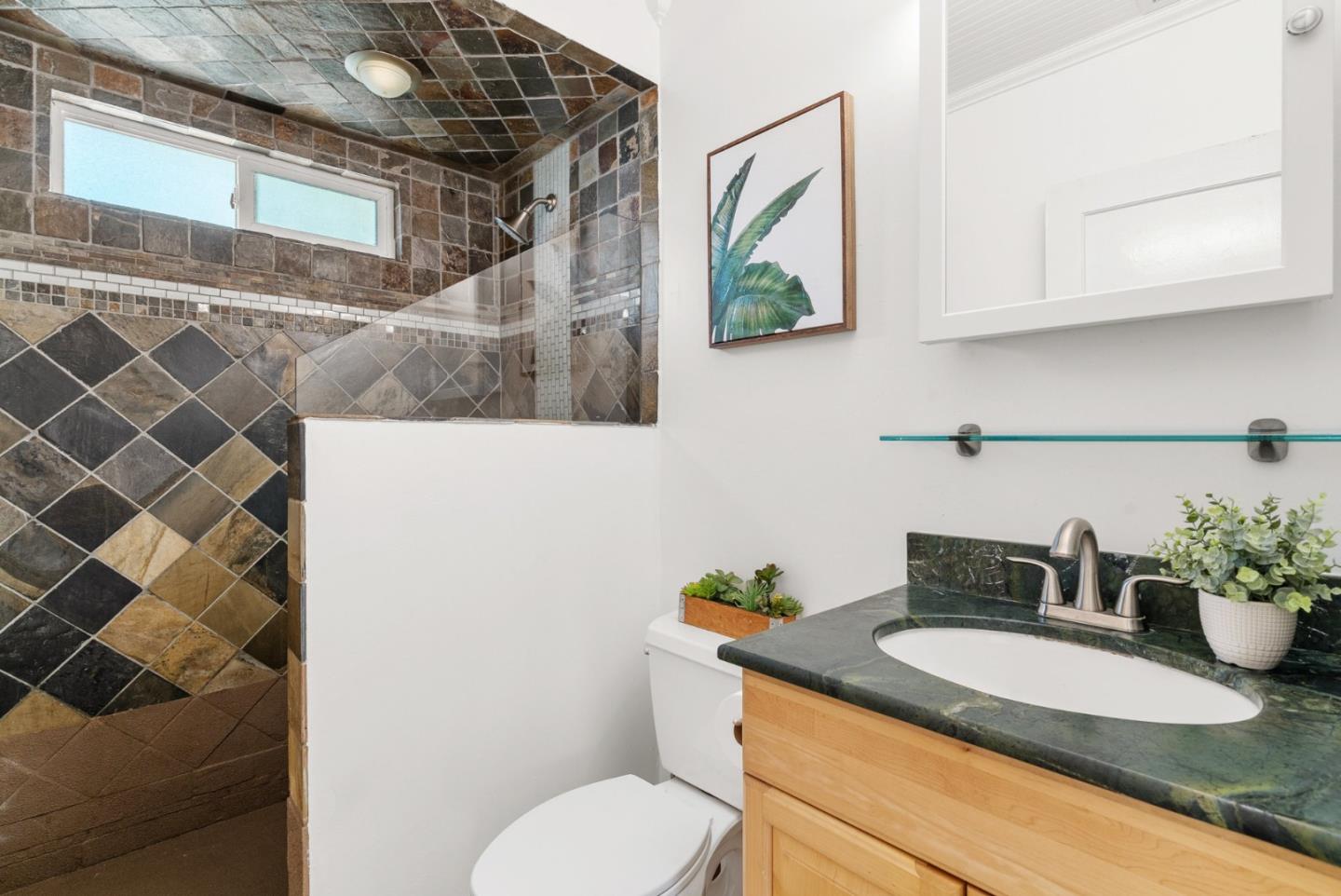 Detail Gallery Image 15 of 31 For 130 Parnell St, Santa Cruz,  CA 95062 - 2 Beds | 2 Baths