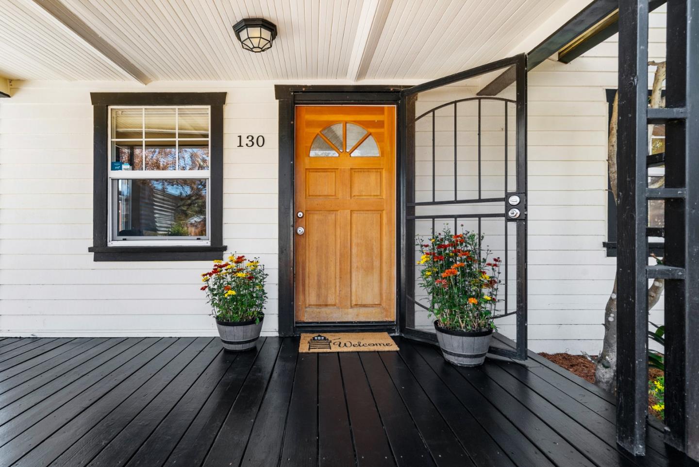 Detail Gallery Image 4 of 31 For 130 Parnell St, Santa Cruz,  CA 95062 - 2 Beds | 2 Baths
