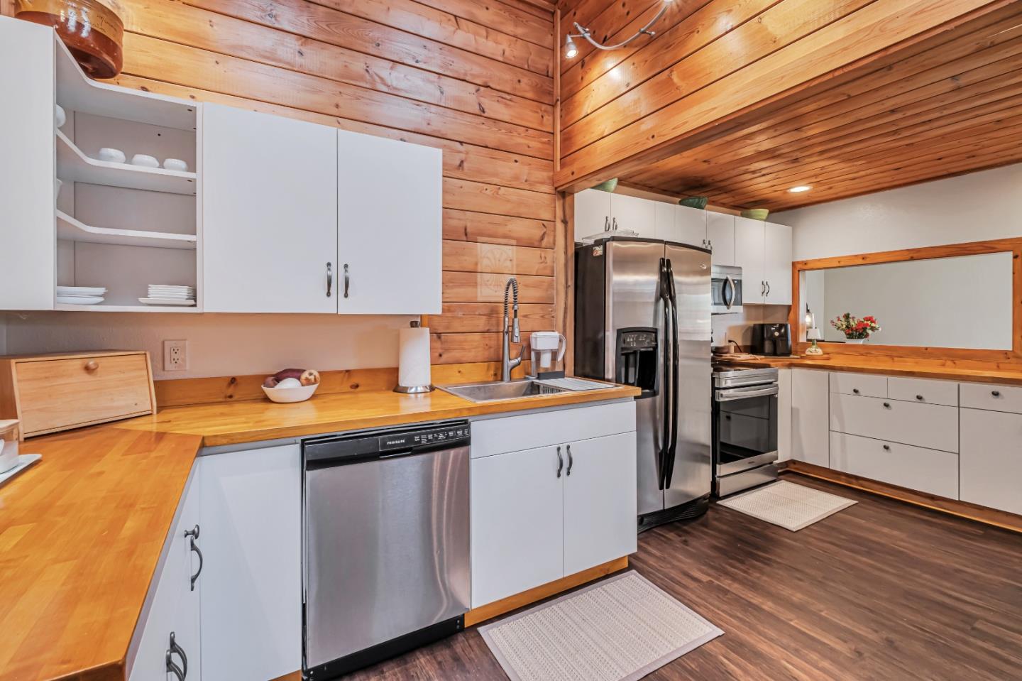 Detail Gallery Image 10 of 43 For 845 Blair Ranch Rd, Scotts Valley,  CA 95066 - 2 Beds | 1 Baths