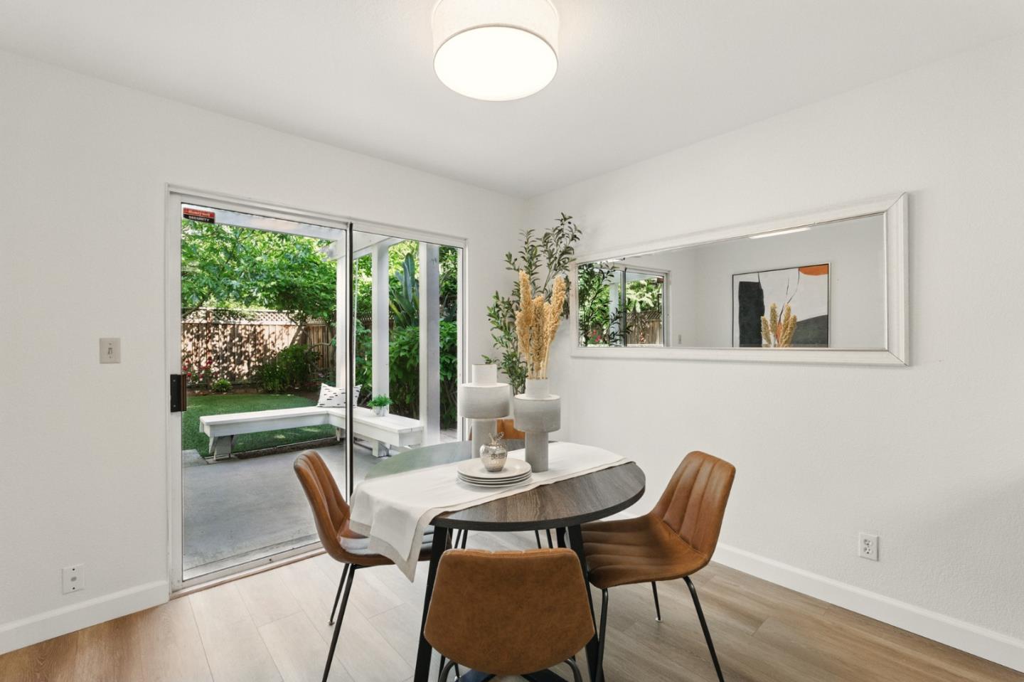 Detail Gallery Image 16 of 46 For 821 Whitehall Ln, Redwood City,  CA 94061 - 3 Beds | 2/1 Baths