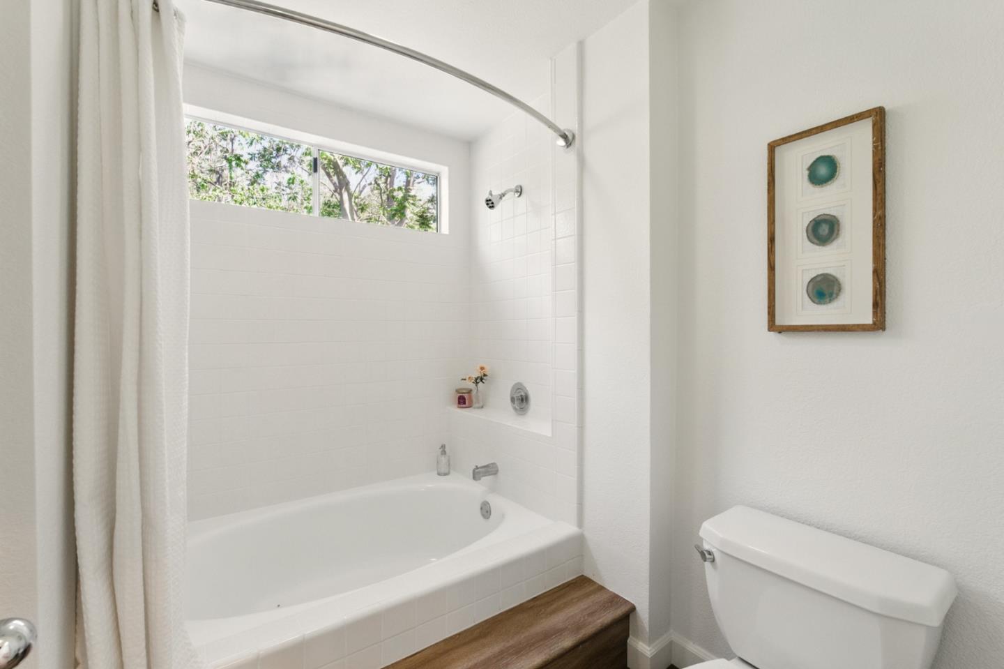 Detail Gallery Image 20 of 46 For 821 Whitehall Ln, Redwood City,  CA 94061 - 3 Beds | 2/1 Baths