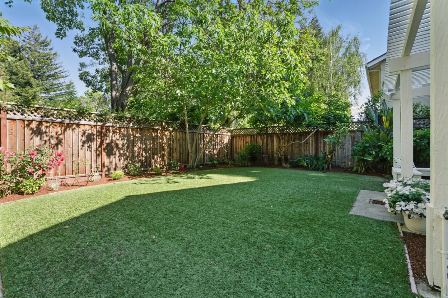 Detail Gallery Image 25 of 46 For 821 Whitehall Ln, Redwood City,  CA 94061 - 3 Beds | 2/1 Baths