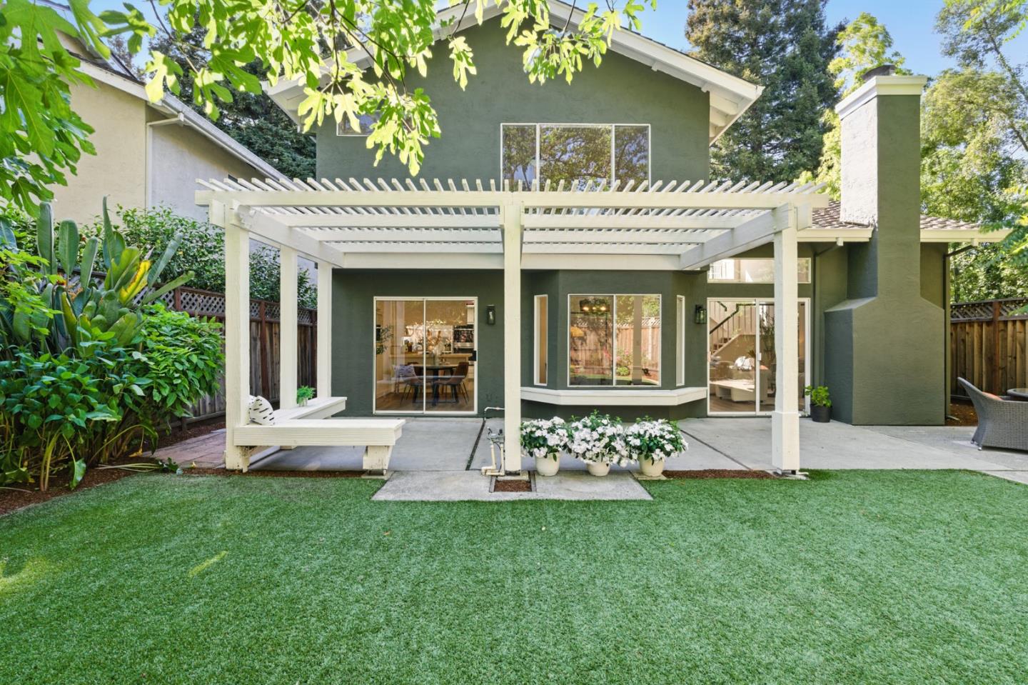 Detail Gallery Image 27 of 46 For 821 Whitehall Ln, Redwood City,  CA 94061 - 3 Beds | 2/1 Baths