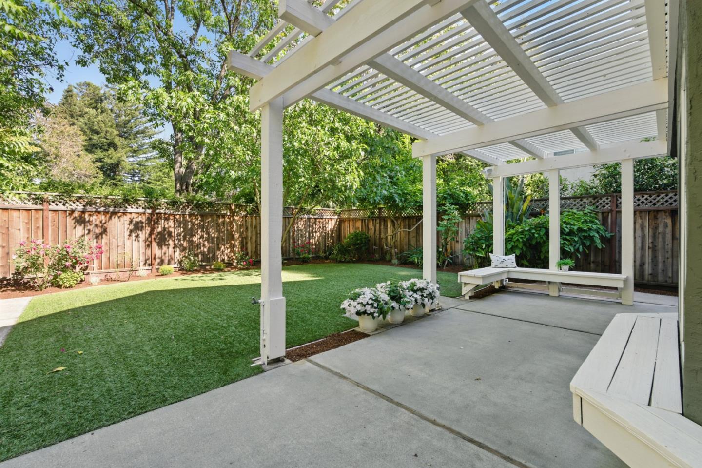 Detail Gallery Image 29 of 46 For 821 Whitehall Ln, Redwood City,  CA 94061 - 3 Beds | 2/1 Baths