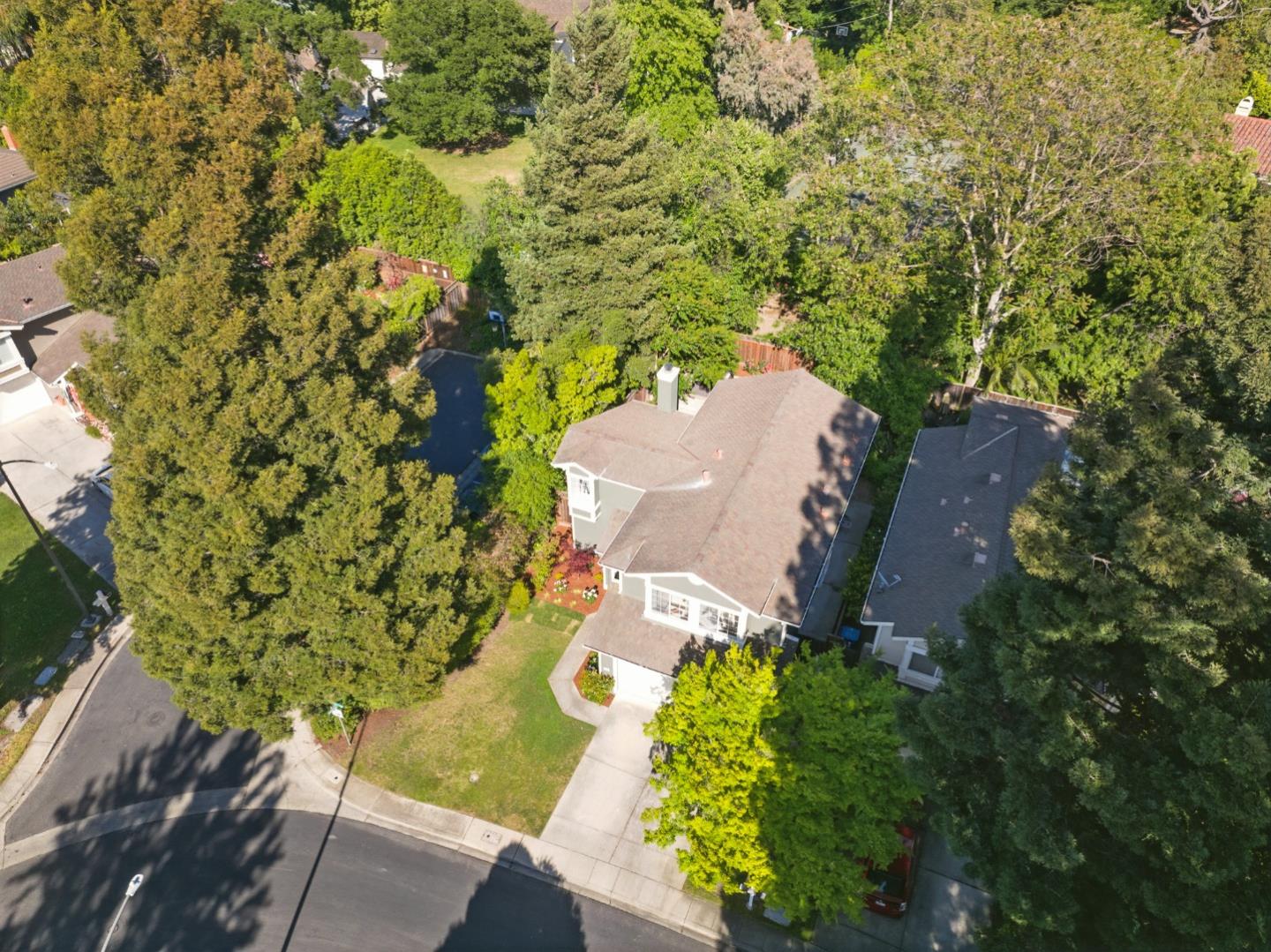 Detail Gallery Image 32 of 46 For 821 Whitehall Ln, Redwood City,  CA 94061 - 3 Beds | 2/1 Baths
