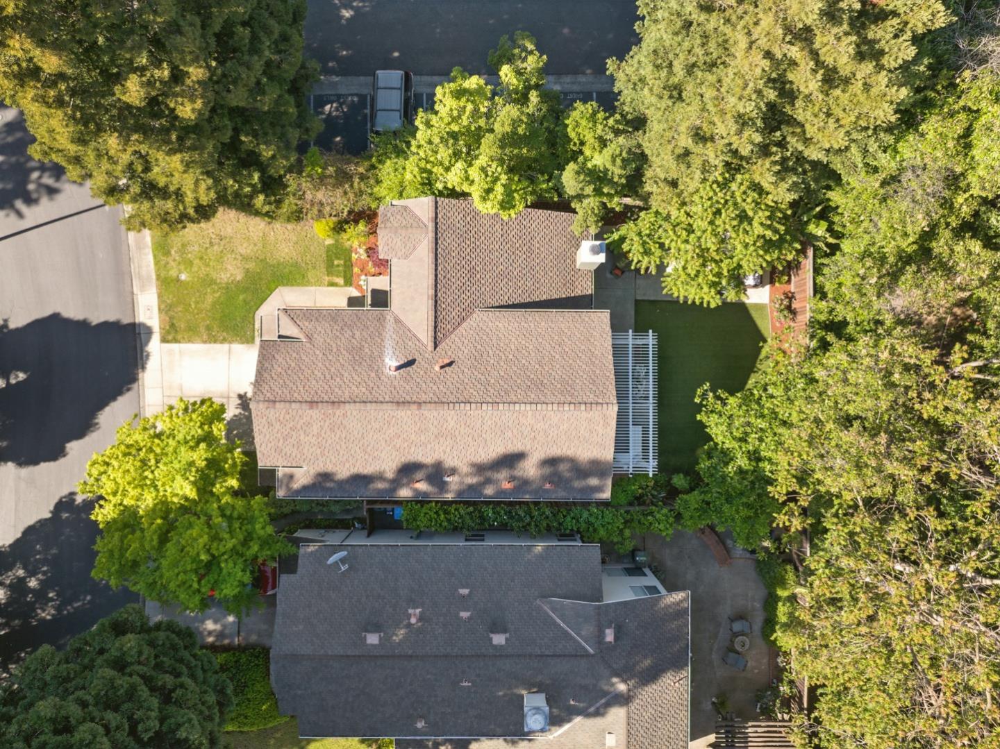 Detail Gallery Image 33 of 46 For 821 Whitehall Ln, Redwood City,  CA 94061 - 3 Beds | 2/1 Baths
