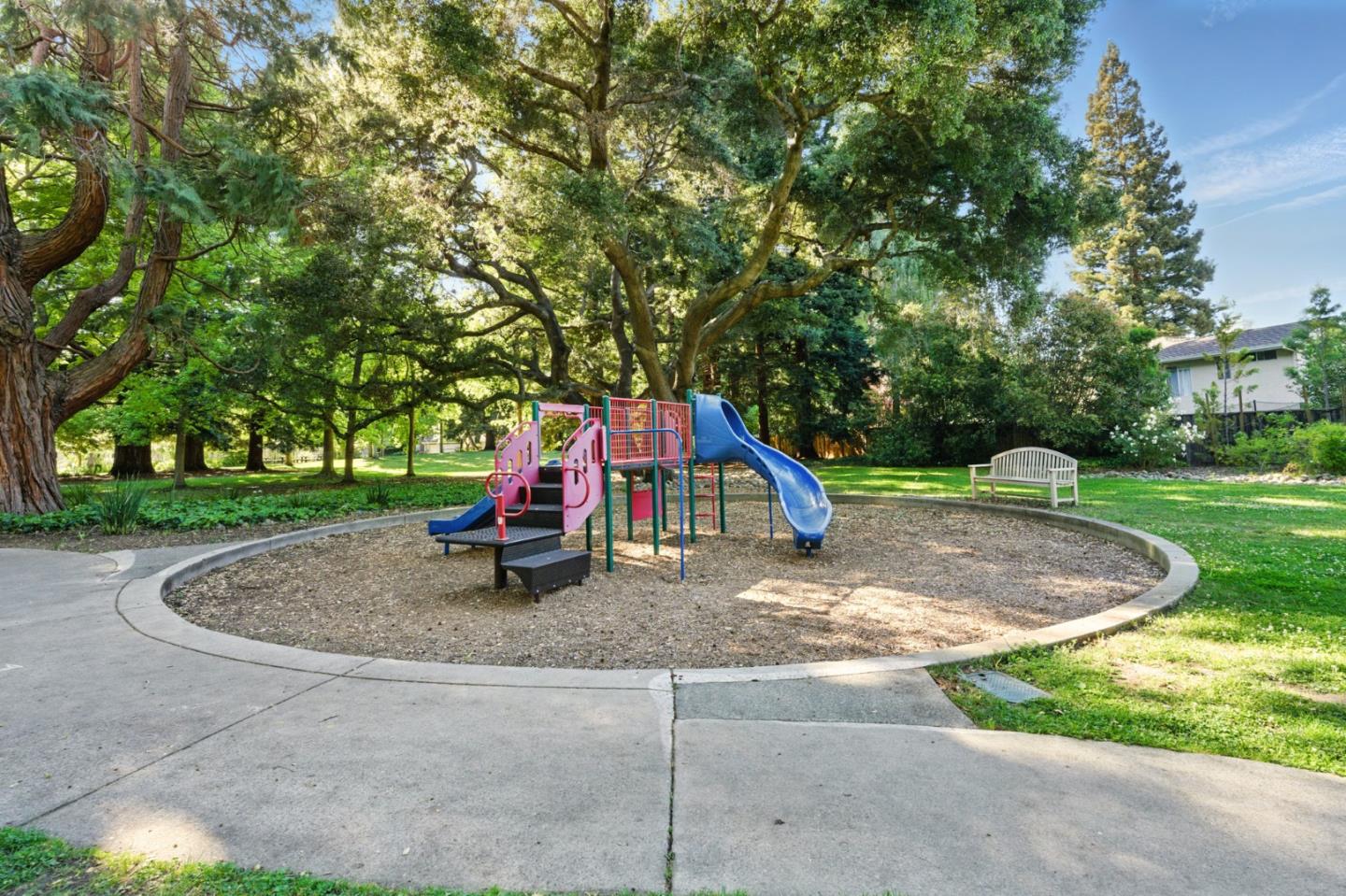 Detail Gallery Image 37 of 46 For 821 Whitehall Ln, Redwood City,  CA 94061 - 3 Beds | 2/1 Baths