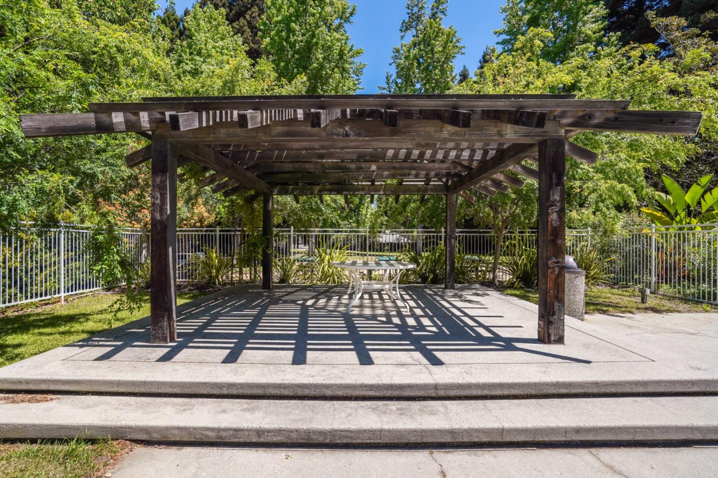 Detail Gallery Image 41 of 46 For 821 Whitehall Ln, Redwood City,  CA 94061 - 3 Beds | 2/1 Baths
