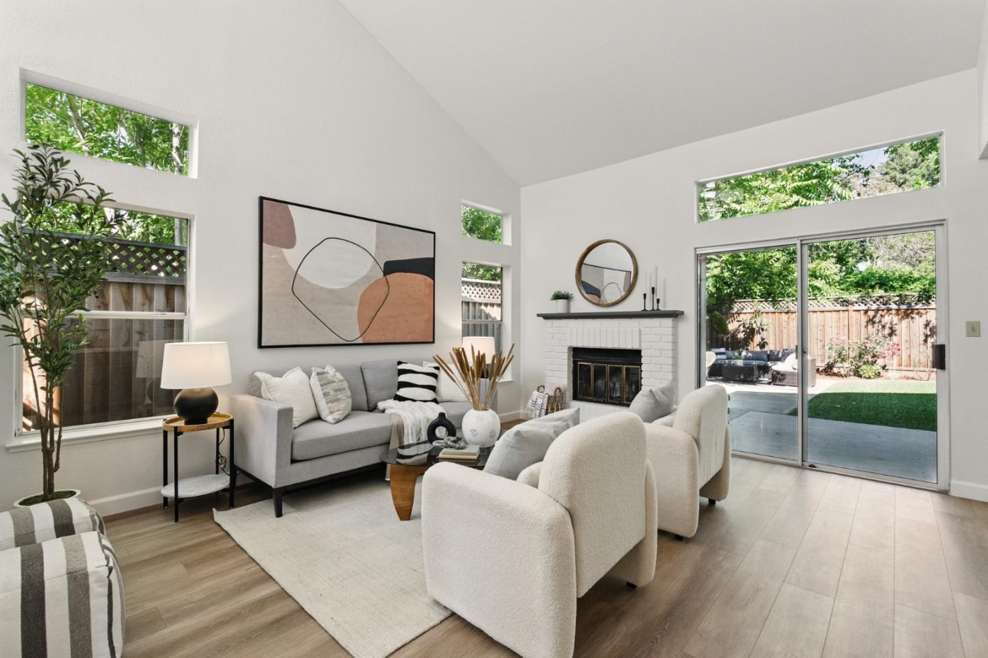 Detail Gallery Image 5 of 46 For 821 Whitehall Ln, Redwood City,  CA 94061 - 3 Beds | 2/1 Baths