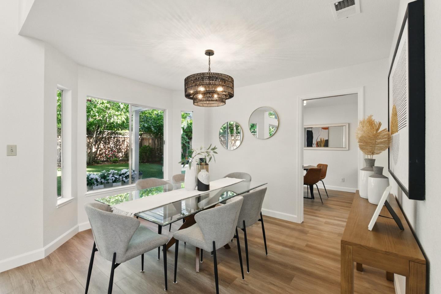 Detail Gallery Image 9 of 46 For 821 Whitehall Ln, Redwood City,  CA 94061 - 3 Beds | 2/1 Baths