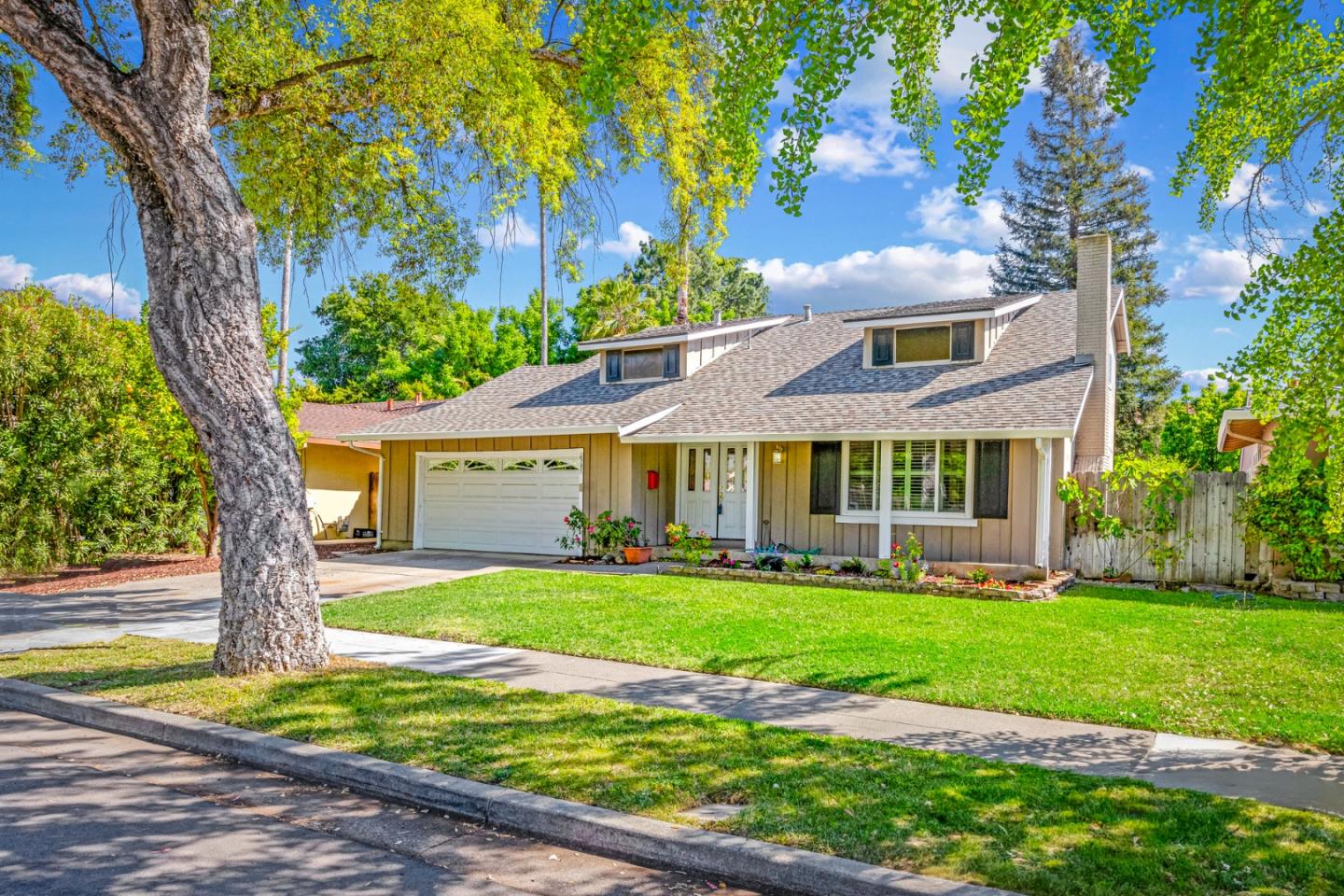 Detail Gallery Image 2 of 42 For 6745 San Anselmo Way, San Jose,  CA 95119 - 4 Beds | 2 Baths