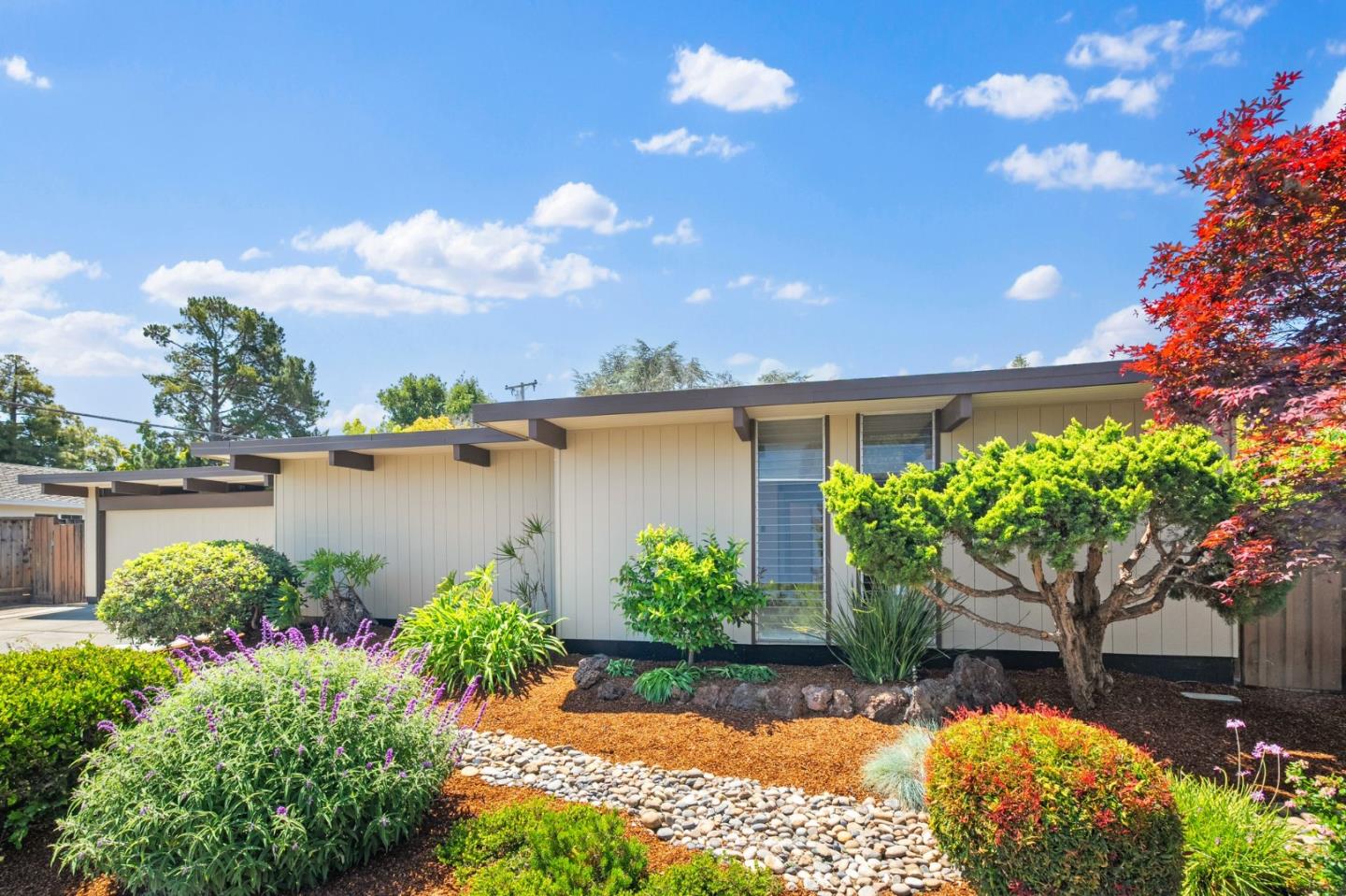 Detail Gallery Image 2 of 42 For 802 Allison Way, Sunnyvale,  CA 94087 - 4 Beds | 2 Baths