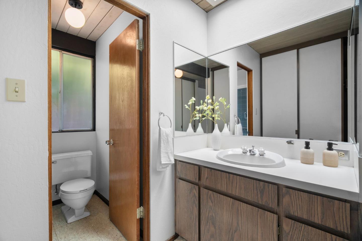 Detail Gallery Image 22 of 42 For 802 Allison Way, Sunnyvale,  CA 94087 - 4 Beds | 2 Baths