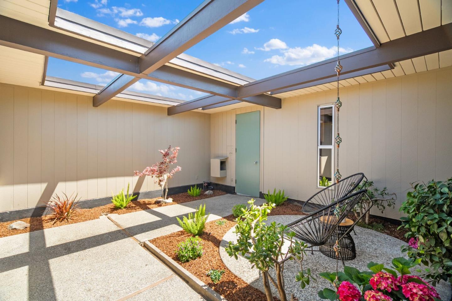 Detail Gallery Image 3 of 42 For 802 Allison Way, Sunnyvale,  CA 94087 - 4 Beds | 2 Baths