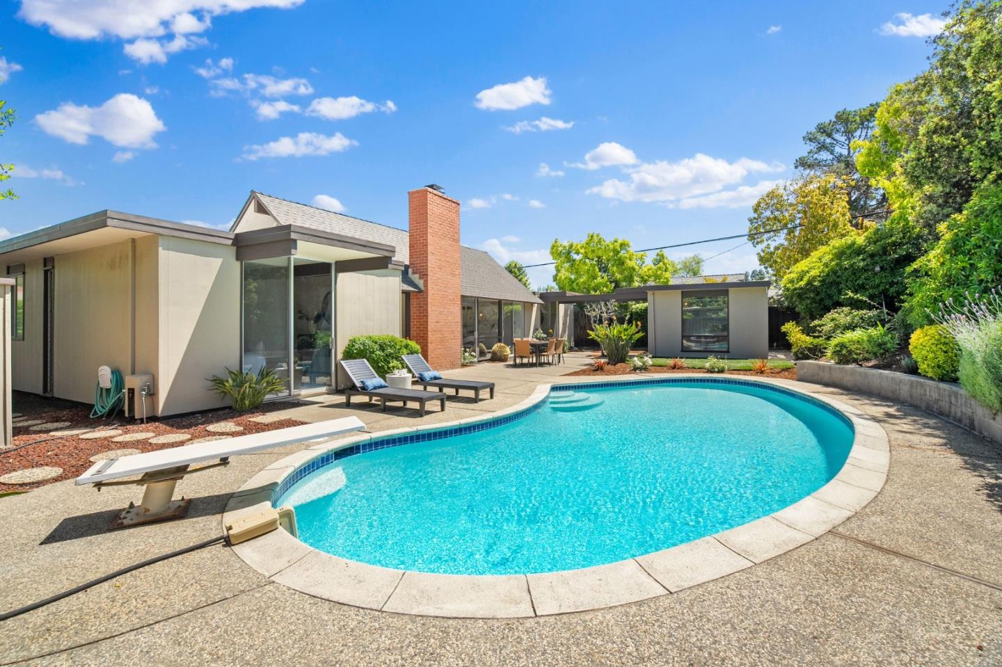 Detail Gallery Image 38 of 42 For 802 Allison Way, Sunnyvale,  CA 94087 - 4 Beds | 2 Baths