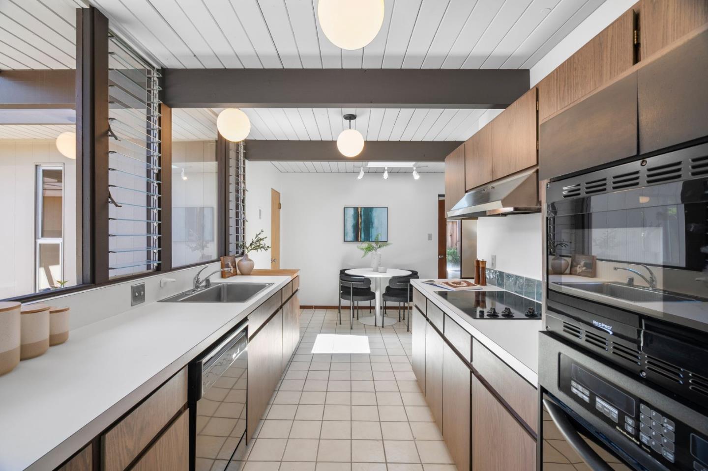 Detail Gallery Image 5 of 42 For 802 Allison Way, Sunnyvale,  CA 94087 - 4 Beds | 2 Baths