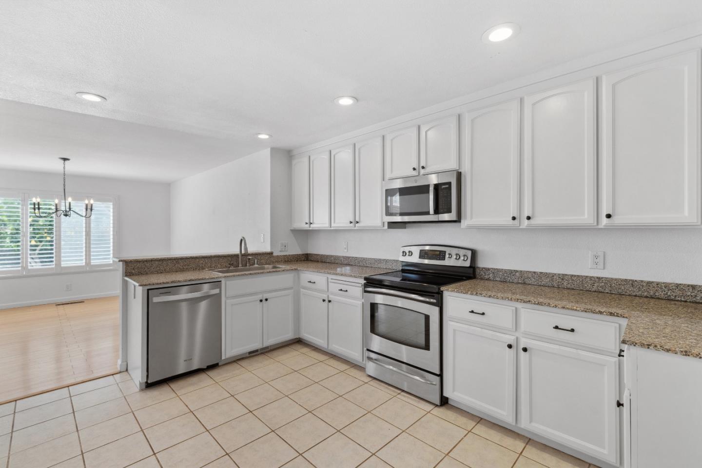 Detail Gallery Image 18 of 44 For 507 via Sorrento, Morgan Hill,  CA 95037 - 3 Beds | 2/1 Baths