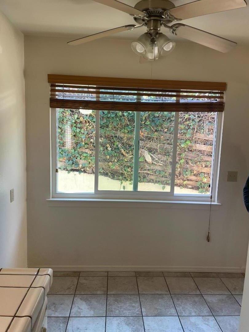 Detail Gallery Image 11 of 22 For 880 Gordon #884,  Belmont,  CA 94002 - 2 Beds | 1 Baths