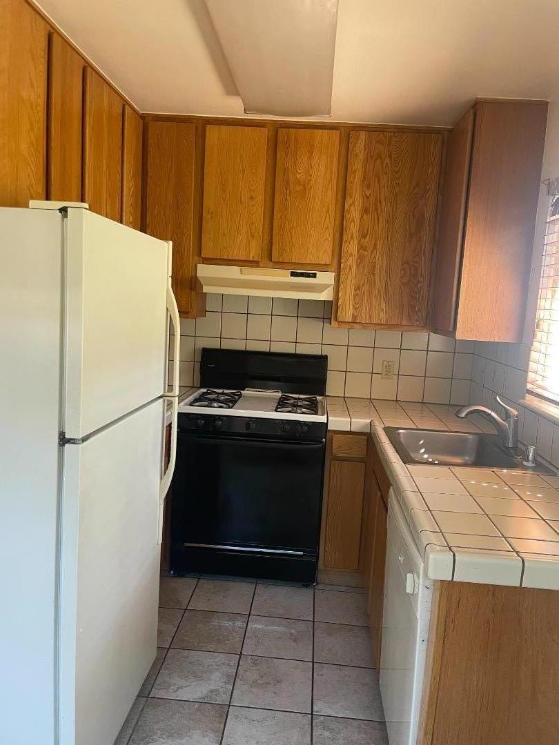 Detail Gallery Image 9 of 22 For 880 Gordon #884,  Belmont,  CA 94002 - 2 Beds | 1 Baths