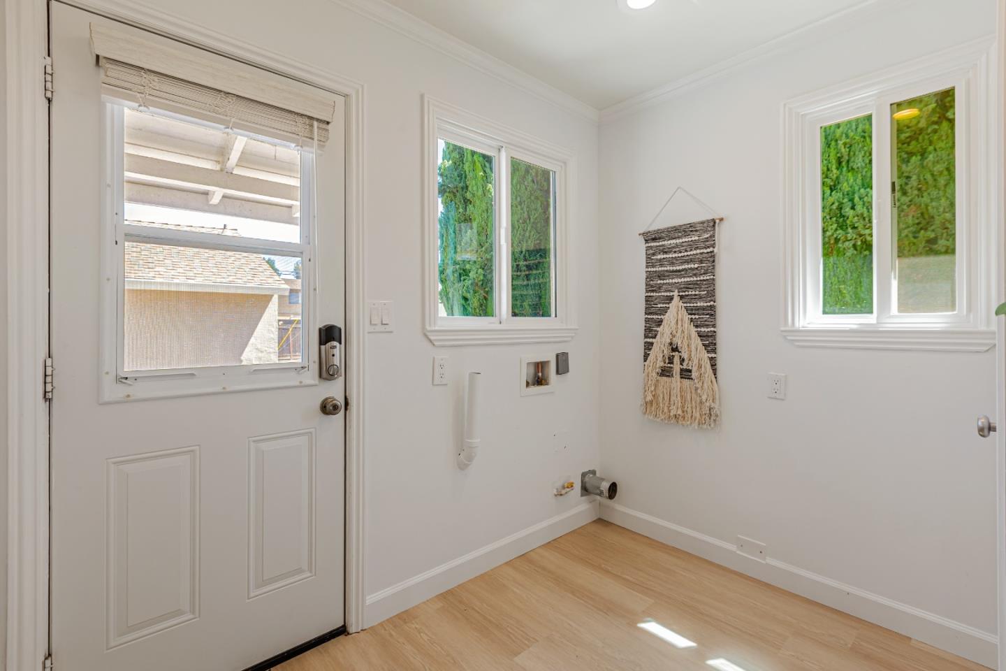 Detail Gallery Image 2 of 38 For 3241 Finch Dr, San Jose,  CA 95117 - 2 Beds | 1 Baths