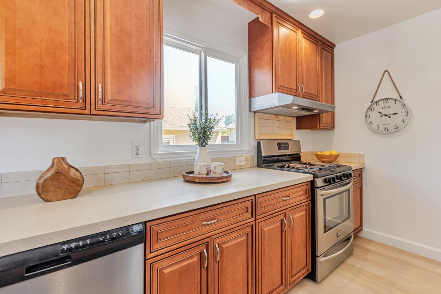 Detail Gallery Image 9 of 38 For 3241 Finch Dr, San Jose,  CA 95117 - 2 Beds | 1 Baths