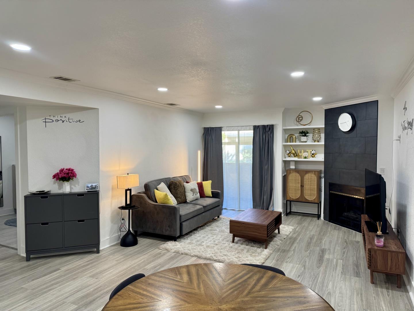 Detail Gallery Image 3 of 14 For 1088 Summerplace Dr, San Jose,  CA 95122 - 1 Beds | 1 Baths