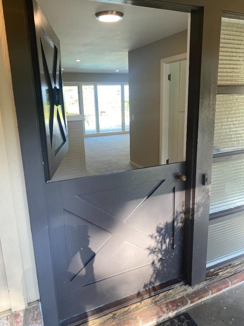 Detail Gallery Image 3 of 5 For 620 Barbara Way, Hillsborough,  CA 94010 - 3 Beds | 2/1 Baths