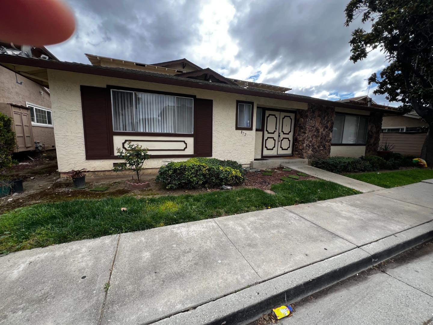 Detail Gallery Image 2 of 9 For 872 Canfield Ct, San Jose,  CA 95136 - – Beds | – Baths