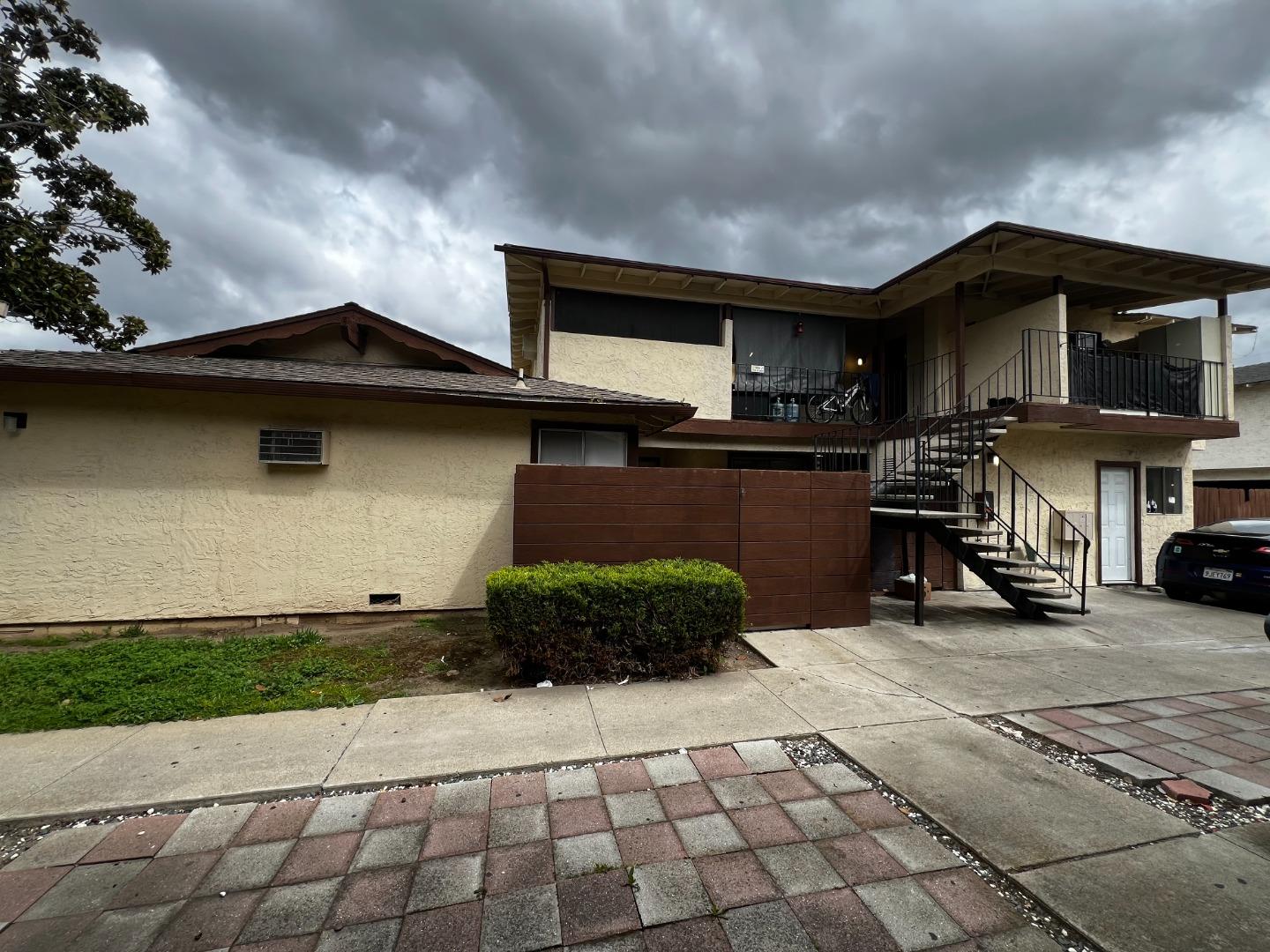 Detail Gallery Image 4 of 9 For 872 Canfield Ct, San Jose,  CA 95136 - – Beds | – Baths