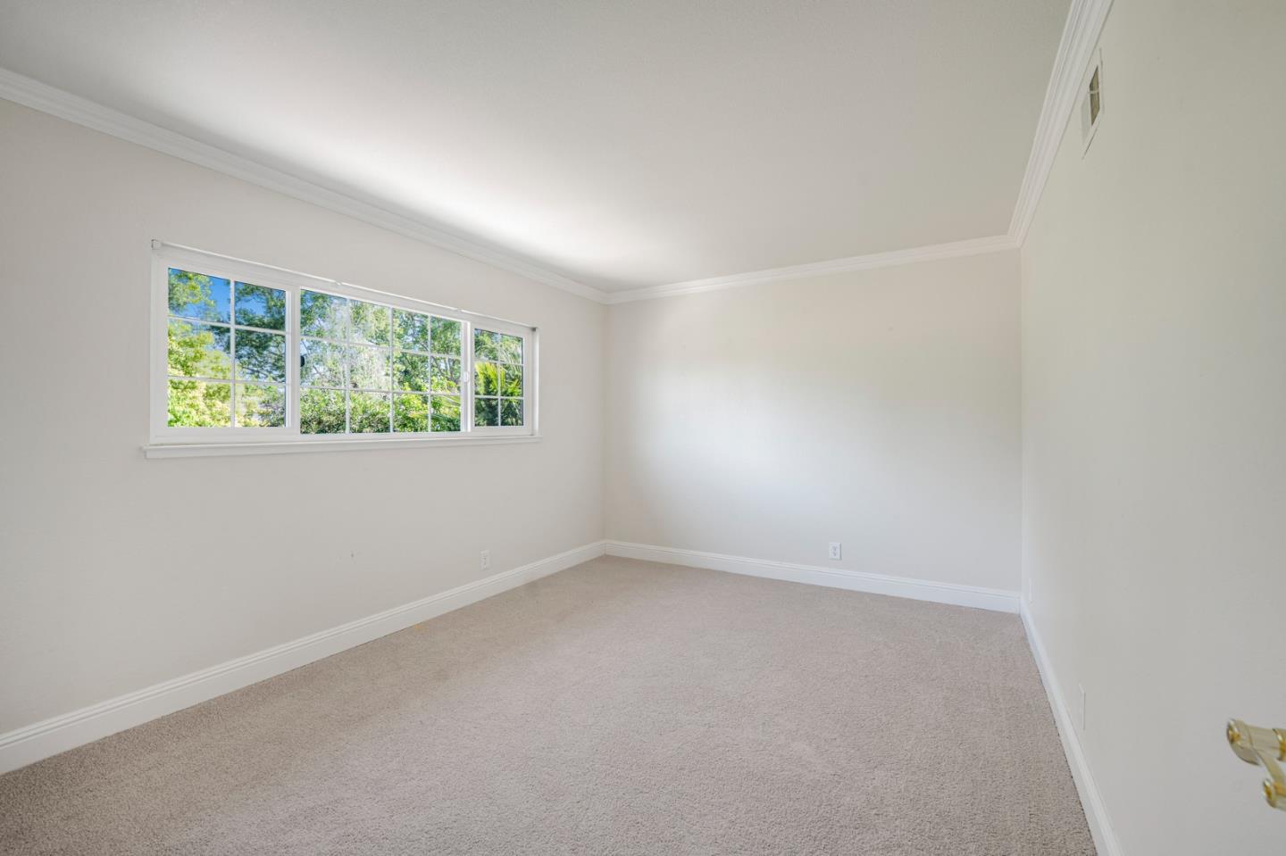Detail Gallery Image 27 of 40 For 827 Cumberland Dr, Gilroy,  CA 95020 - 5 Beds | 3 Baths