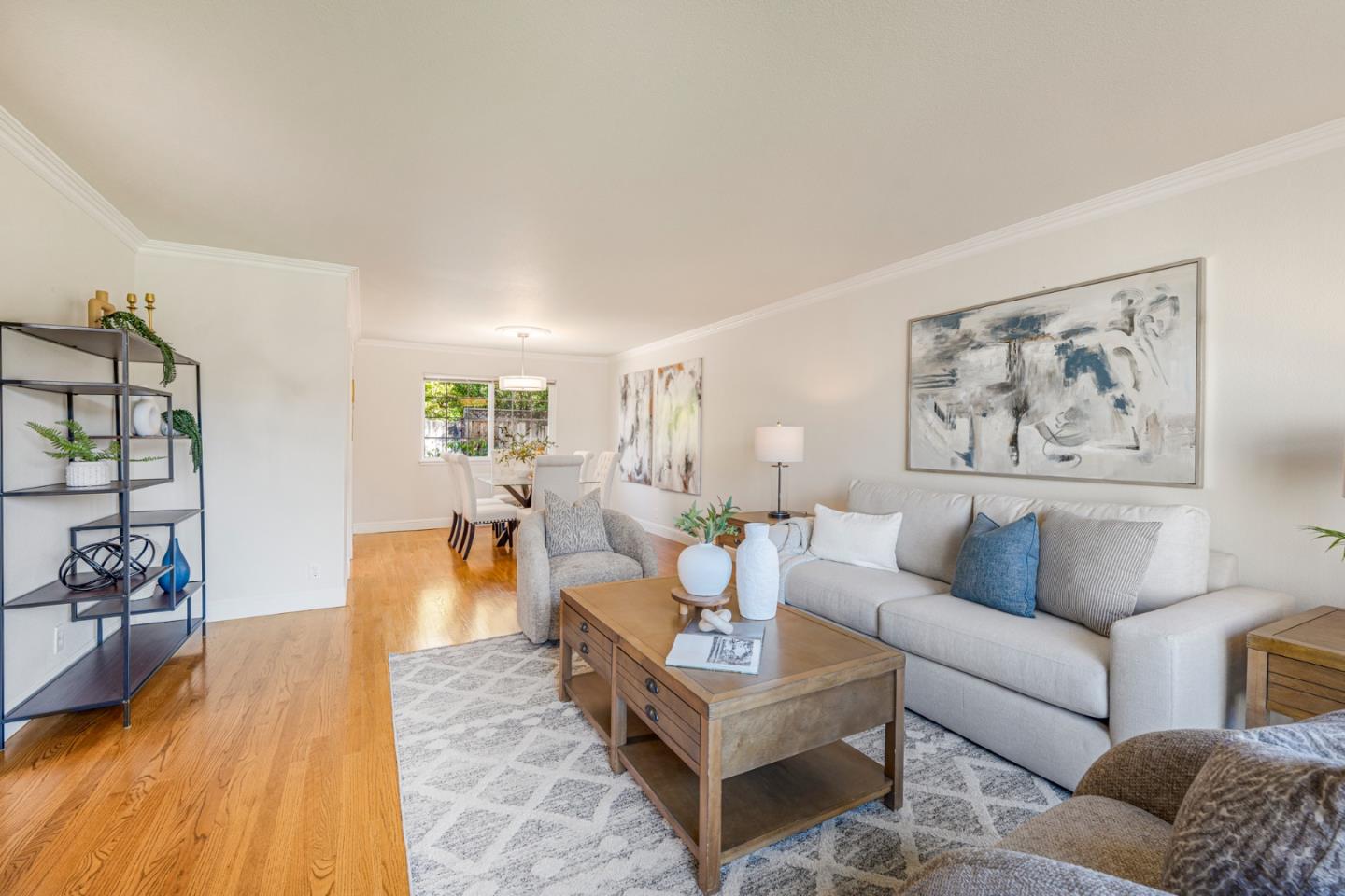 Detail Gallery Image 5 of 40 For 827 Cumberland Dr, Gilroy,  CA 95020 - 5 Beds | 3 Baths