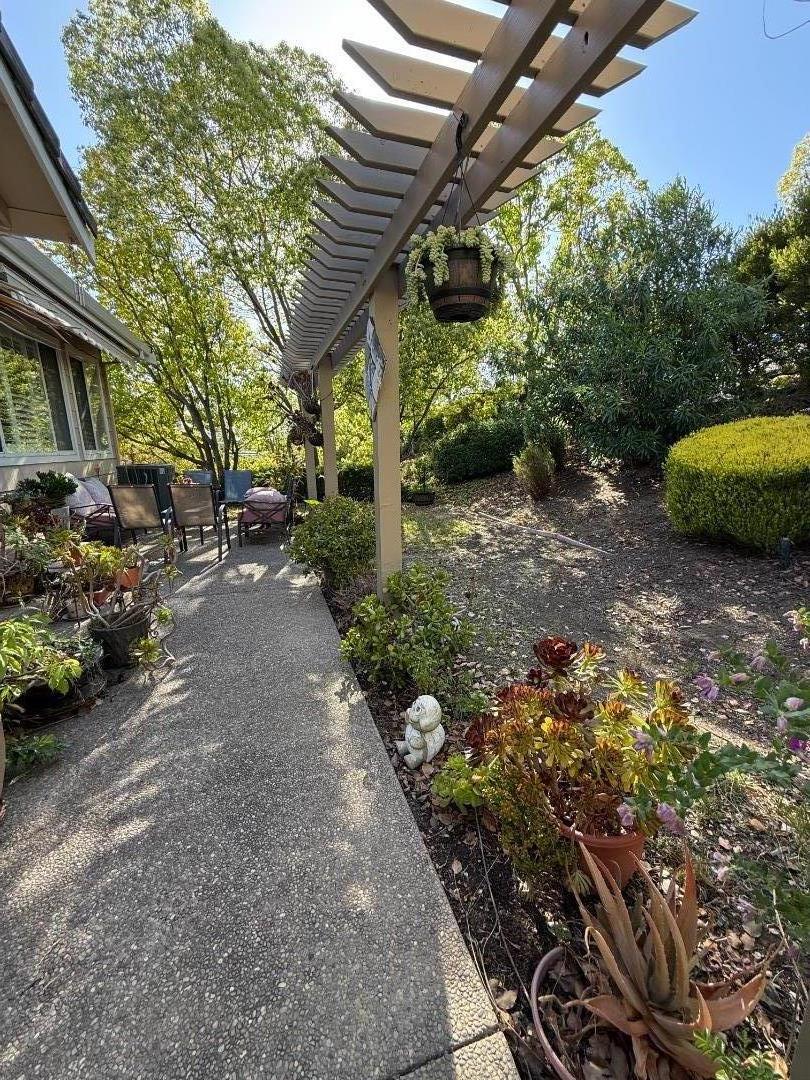 Detail Gallery Image 12 of 15 For 8762 Mccarty Ranch Dr, San Jose,  CA 95135 - 3 Beds | 2/1 Baths
